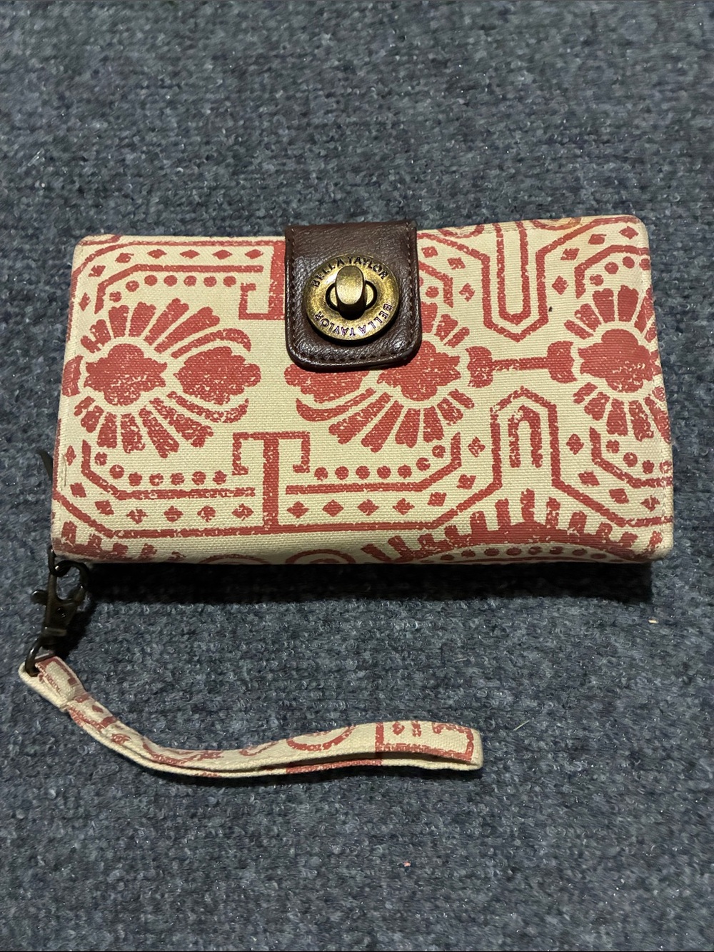 🎈Bella Taylor Multi-Function Wristlet, Wallet, Receipt/Coupon Holder